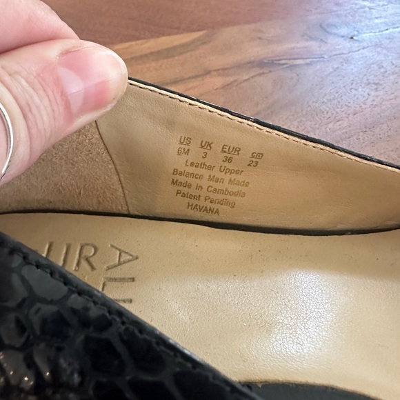 Naturalizer women’s black point to flats – size 6 - Picture 7 of 7